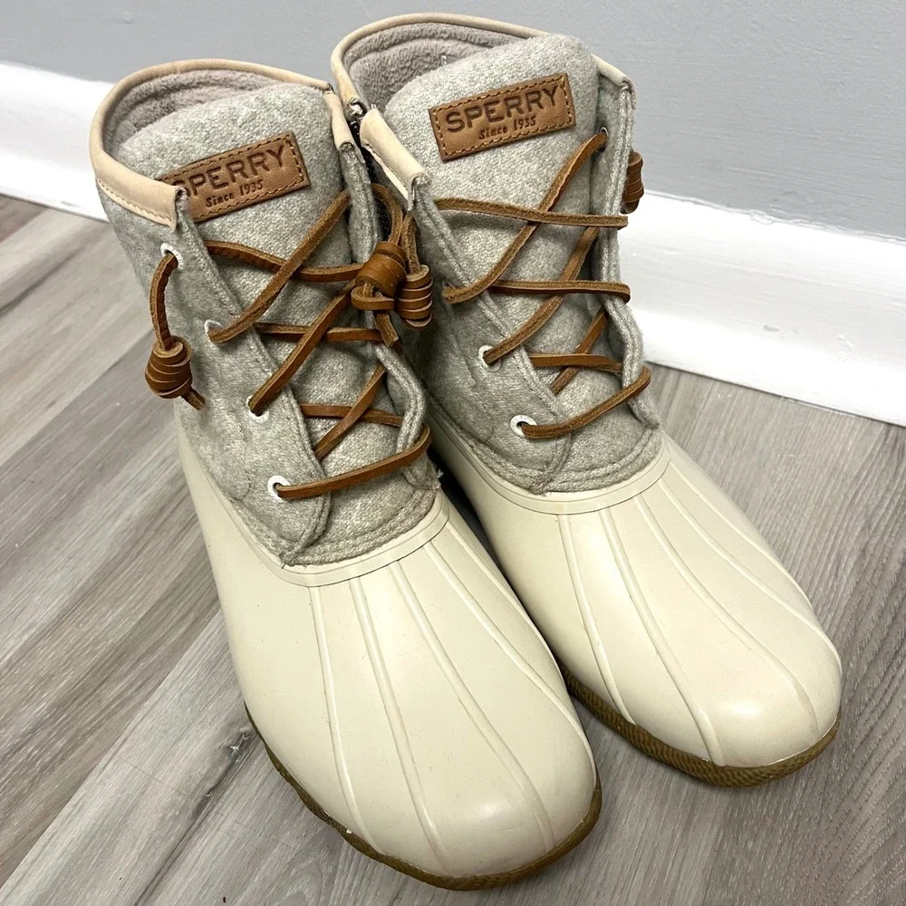 Sperry Duck Boots Women's 8 Ivory Cream and Gray Saltwater Wool